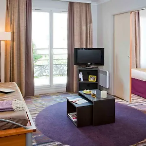*** Hotel apartamentowy Adagio Buttes Chaumont Francja